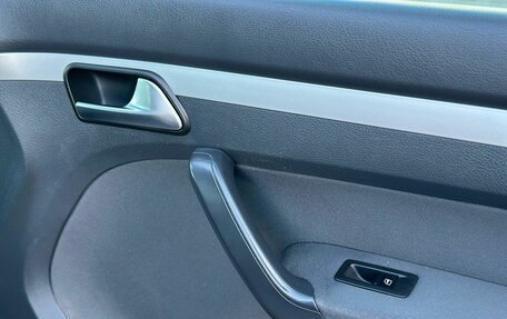 Volkswagen Touran III, 2011 год, 1 080 000 рублей, 20 фотография