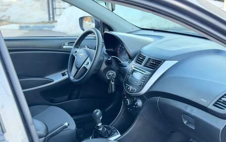 Hyundai Solaris II рестайлинг, 2013 год, 650 000 рублей, 15 фотография