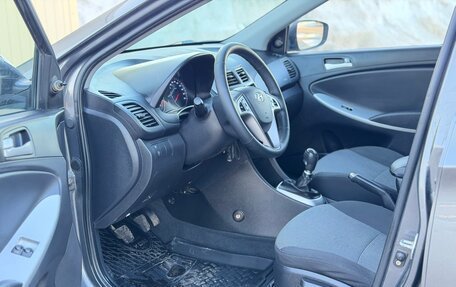 Hyundai Solaris II рестайлинг, 2013 год, 650 000 рублей, 19 фотография