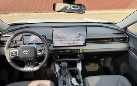 Toyota RAV4, 2026 год, 4 850 000 рублей, 11 фотография