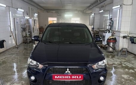 Mitsubishi Outlander III рестайлинг 3, 2010 год, 1 450 000 рублей, 2 фотография