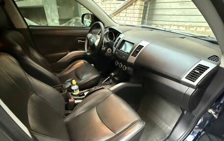 Mitsubishi Outlander III рестайлинг 3, 2010 год, 1 450 000 рублей, 19 фотография