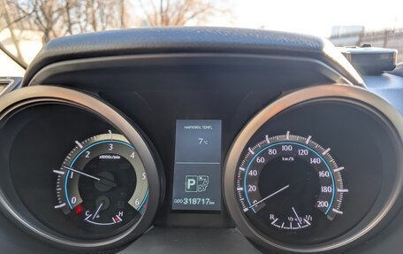 Toyota Land Cruiser Prado 150 рестайлинг 2, 2011 год, 2 500 000 рублей, 6 фотография