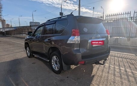 Toyota Land Cruiser Prado 150 рестайлинг 2, 2011 год, 2 500 000 рублей, 3 фотография