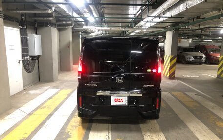Honda Stepwgn IV, 2021 год, 2 400 000 рублей, 2 фотография