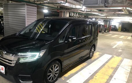 Honda Stepwgn IV, 2021 год, 2 400 000 рублей, 4 фотография