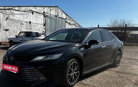 Toyota Camry, 2019 год, 2 650 000 рублей, 3 фотография
