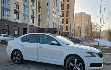 Skoda Octavia, 2017 год, 745 000 рублей, 3 фотография
