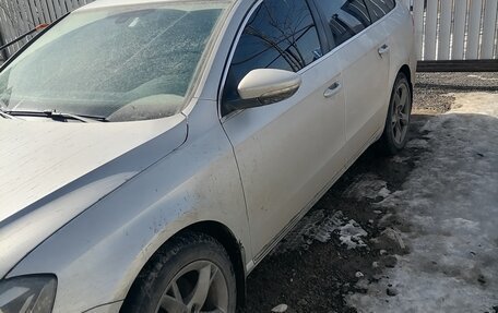 Volkswagen Passat B7, 2011 год, 750 000 рублей, 4 фотография