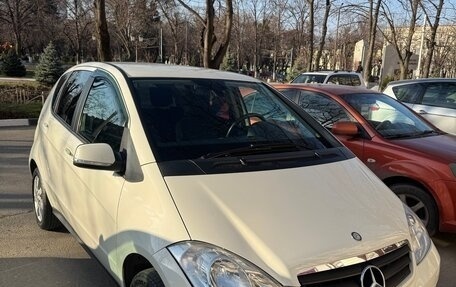 Mercedes-Benz A-Класс, 2011 год, 735 000 рублей, 3 фотография