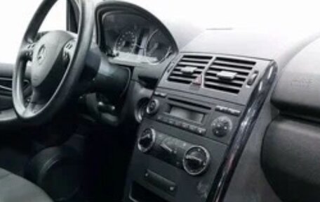 Mercedes-Benz A-Класс, 2011 год, 735 000 рублей, 8 фотография