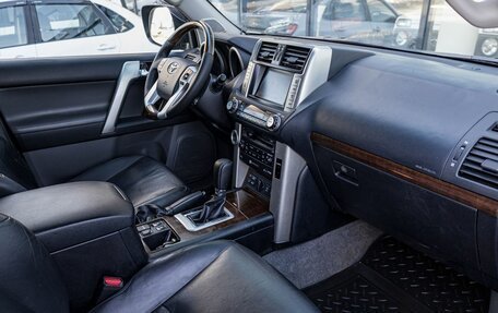 Toyota Land Cruiser Prado 150 рестайлинг 2, 2010 год, 2 745 000 рублей, 6 фотография