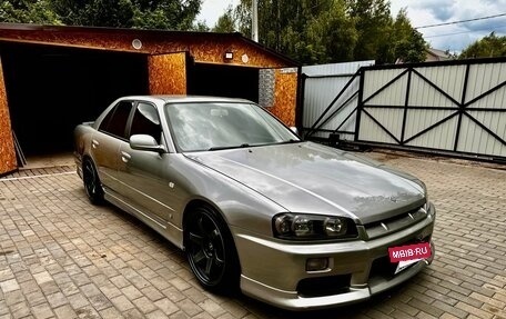 Nissan Skyline, 2001 год, 920 000 рублей, 10 фотография