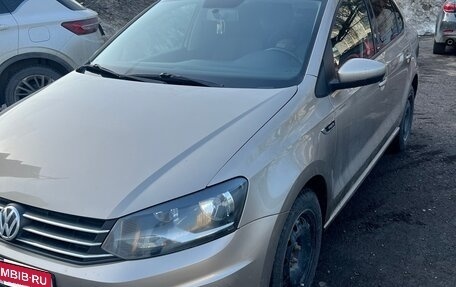 Volkswagen Polo VI (EU Market), 2017 год, 1 200 000 рублей, 2 фотография