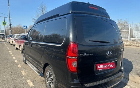 Hyundai Grand Starex Grand Starex I рестайлинг 2, 2018 год, 2 950 000 рублей, 4 фотография