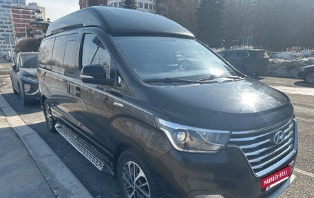 Hyundai Grand Starex Grand Starex I рестайлинг 2, 2018 год, 2 950 000 рублей, 2 фотография