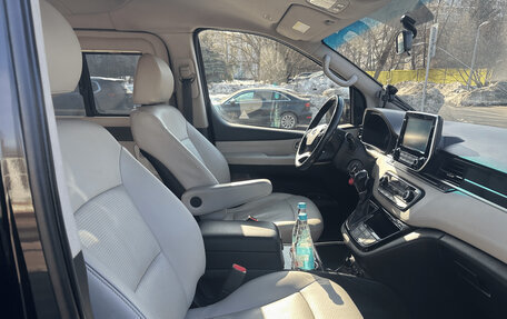 Hyundai Grand Starex Grand Starex I рестайлинг 2, 2018 год, 2 950 000 рублей, 15 фотография