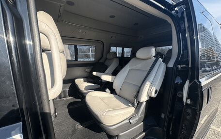 Hyundai Grand Starex Grand Starex I рестайлинг 2, 2018 год, 2 950 000 рублей, 16 фотография