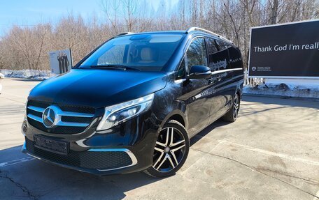 Mercedes-Benz V-Класс, 2021 год, 7 140 000 рублей, 3 фотография