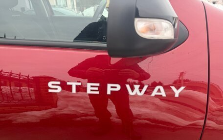 Renault Logan II, 2018 год, 1 390 000 рублей, 8 фотография