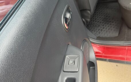 Renault Logan II, 2018 год, 1 390 000 рублей, 10 фотография