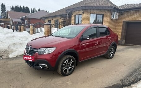 Renault Logan II, 2018 год, 1 390 000 рублей, 2 фотография