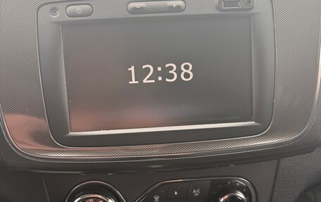 Renault Logan II, 2018 год, 1 390 000 рублей, 14 фотография