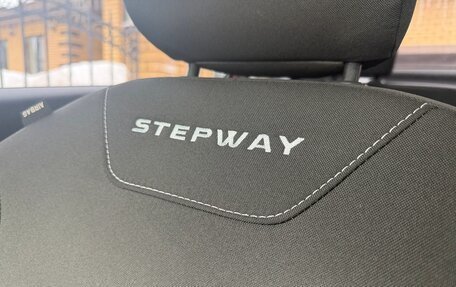 Renault Logan II, 2018 год, 1 390 000 рублей, 16 фотография