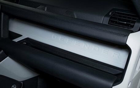 Land Rover Defender II, 2022 год, 9 700 000 рублей, 32 фотография