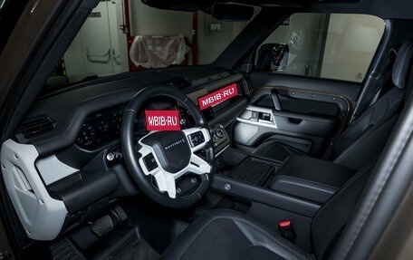 Land Rover Defender II, 2022 год, 9 700 000 рублей, 19 фотография