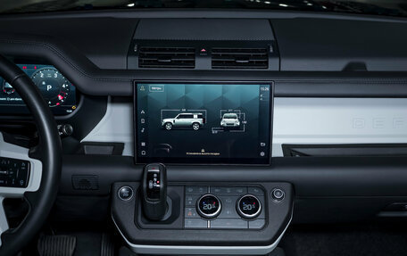 Land Rover Defender II, 2022 год, 9 700 000 рублей, 40 фотография