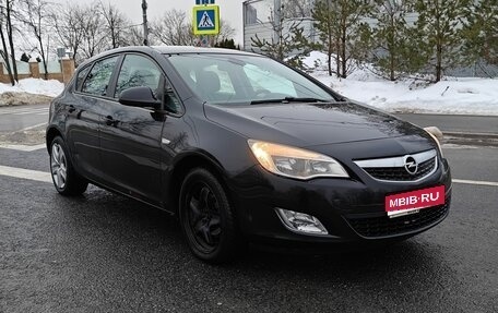 Opel Astra J, 2010 год, 530 000 рублей, 1 фотография