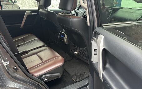 Toyota Land Cruiser Prado 150 рестайлинг 2, 2019 год, 4 950 000 рублей, 5 фотография