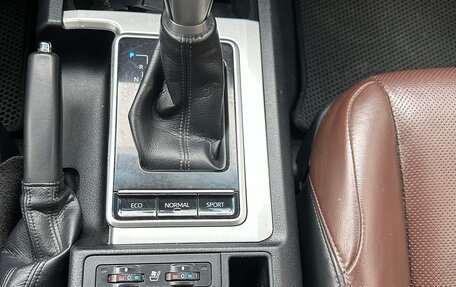 Toyota Land Cruiser Prado 150 рестайлинг 2, 2019 год, 4 950 000 рублей, 8 фотография