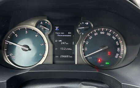 Toyota Land Cruiser Prado 150 рестайлинг 2, 2019 год, 4 950 000 рублей, 7 фотография