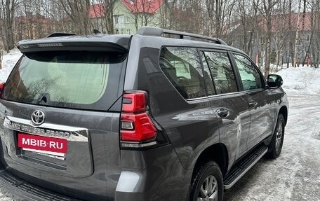 Toyota Land Cruiser Prado 150 рестайлинг 2, 2019 год, 4 950 000 рублей, 3 фотография