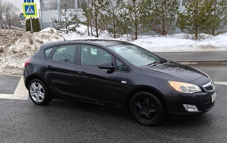 Opel Astra J, 2010 год, 530 000 рублей, 2 фотография