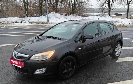 Opel Astra J, 2010 год, 530 000 рублей, 3 фотография