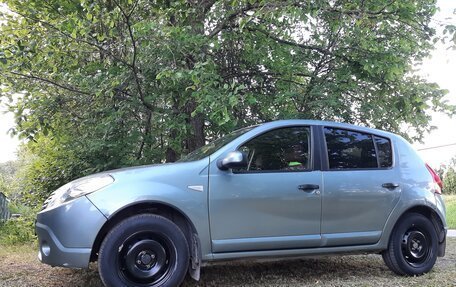 Renault Sandero I, 2010 год, 750 000 рублей, 2 фотография