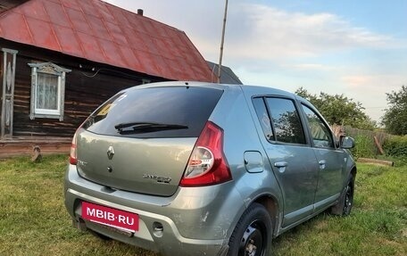 Renault Sandero I, 2010 год, 750 000 рублей, 3 фотография