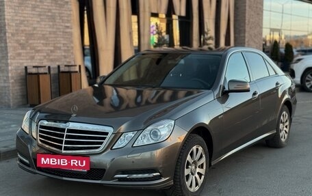 Mercedes-Benz E-Класс, 2012 год, 1 200 000 рублей, 3 фотография