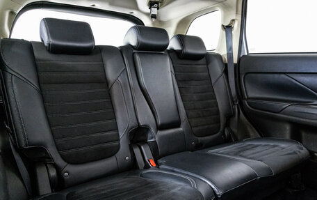 Mitsubishi Outlander III рестайлинг 3, 2021 год, 2 849 000 рублей, 19 фотография