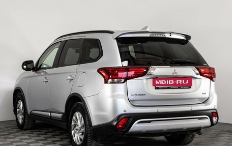 Mitsubishi Outlander III рестайлинг 3, 2021 год, 2 849 000 рублей, 7 фотография