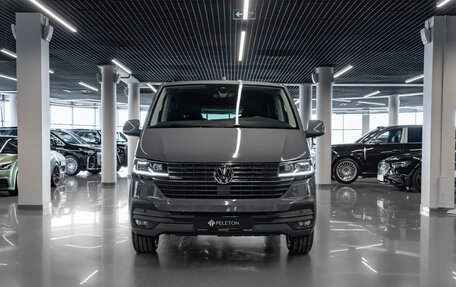 Volkswagen Multivan T6 рестайлинг, 2022 год, 7 350 000 рублей, 3 фотография