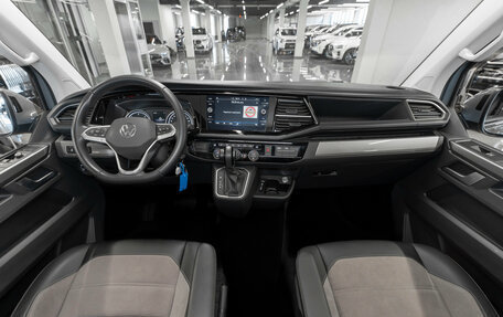 Volkswagen Multivan T6 рестайлинг, 2022 год, 7 350 000 рублей, 8 фотография