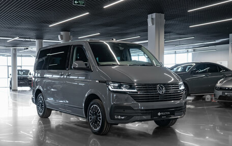 Volkswagen Multivan T6 рестайлинг, 2022 год, 7 350 000 рублей, 2 фотография