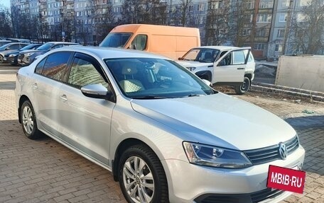 Volkswagen Jetta VI, 2012 год, 998 000 рублей, 2 фотография