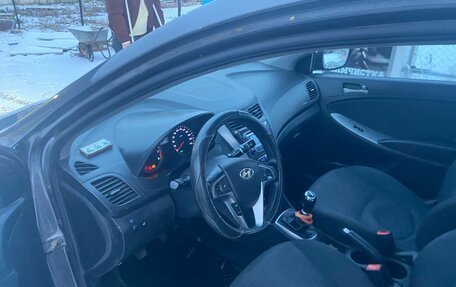 Hyundai Solaris II рестайлинг, 2015 год, 420 000 рублей, 4 фотография