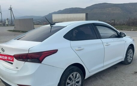 Hyundai Solaris II рестайлинг, 2018 год, 625 000 рублей, 4 фотография