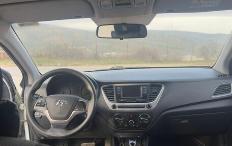 Hyundai Solaris II рестайлинг, 2018 год, 625 000 рублей, 7 фотография